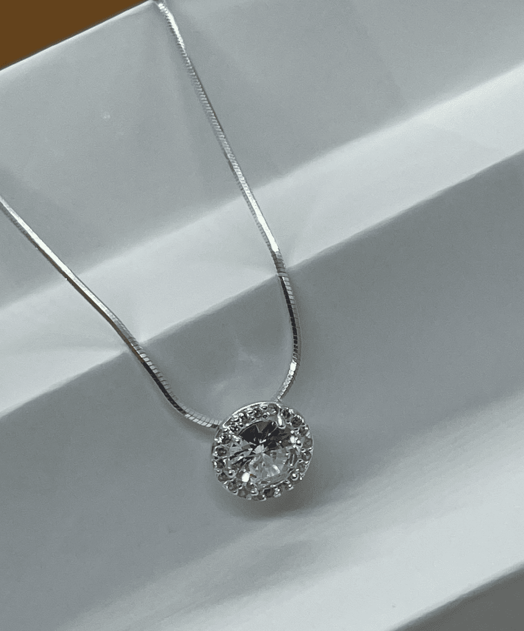 Colar Prata 925 com Zircônia Redonda – Brilho Clássico e Atemporal