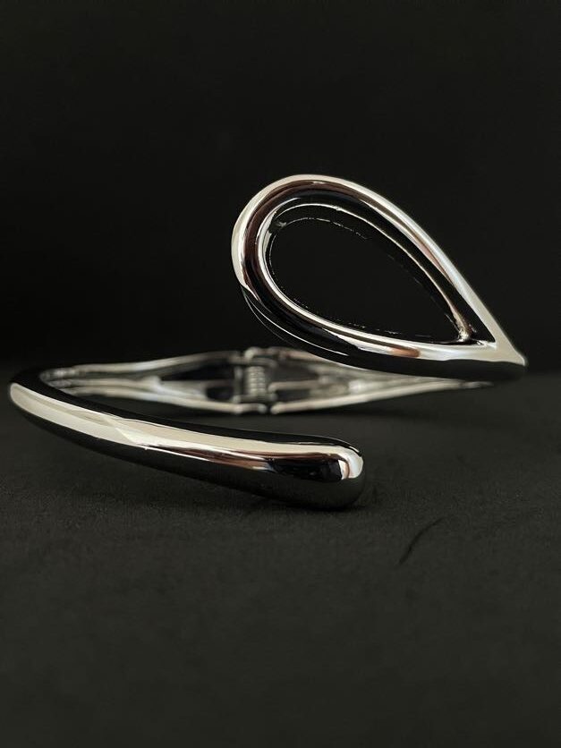 Bracelete Prateado Gota Essencial