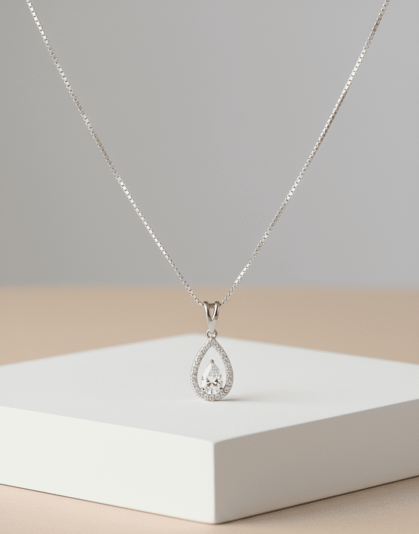 Colar Gota com Zircônia Folheado a Prata – Elegância em Cada Detalhe